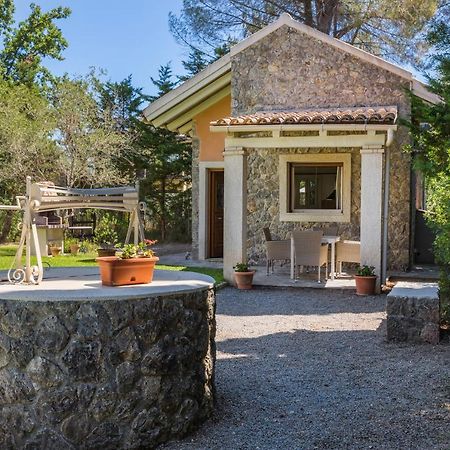 Petrinos Cottage Dafnila Exterior photo