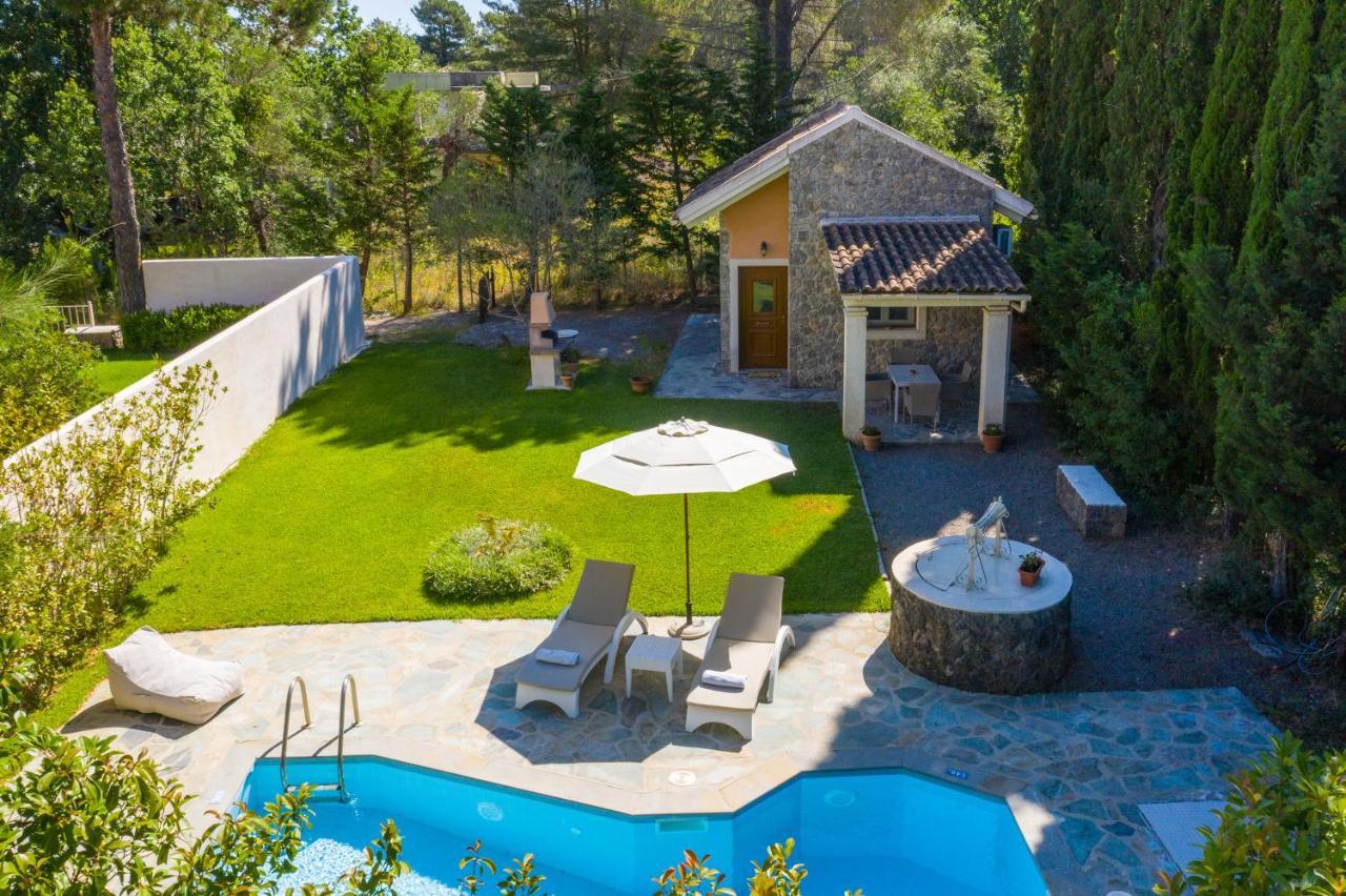Petrinos Cottage Dafnila Exterior photo